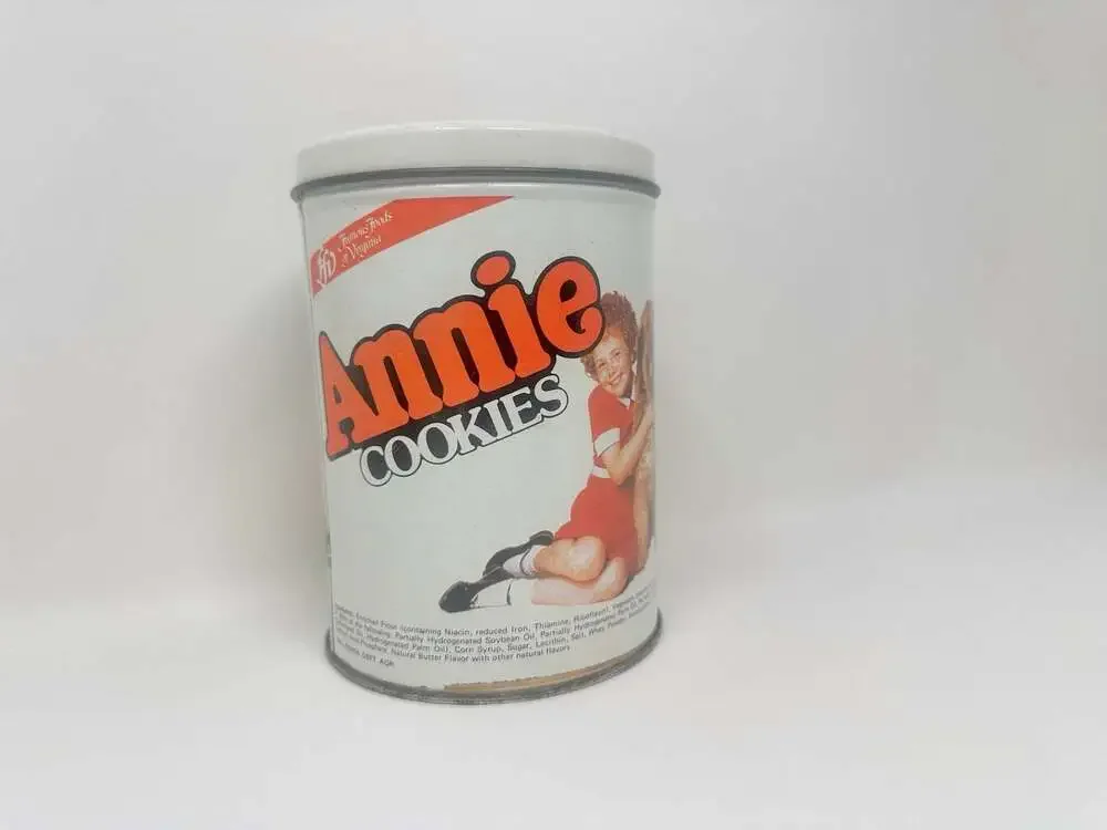 Little Orphan Annie 1981 Movie Release Vintage Tin Canister Jar Tribune Company
